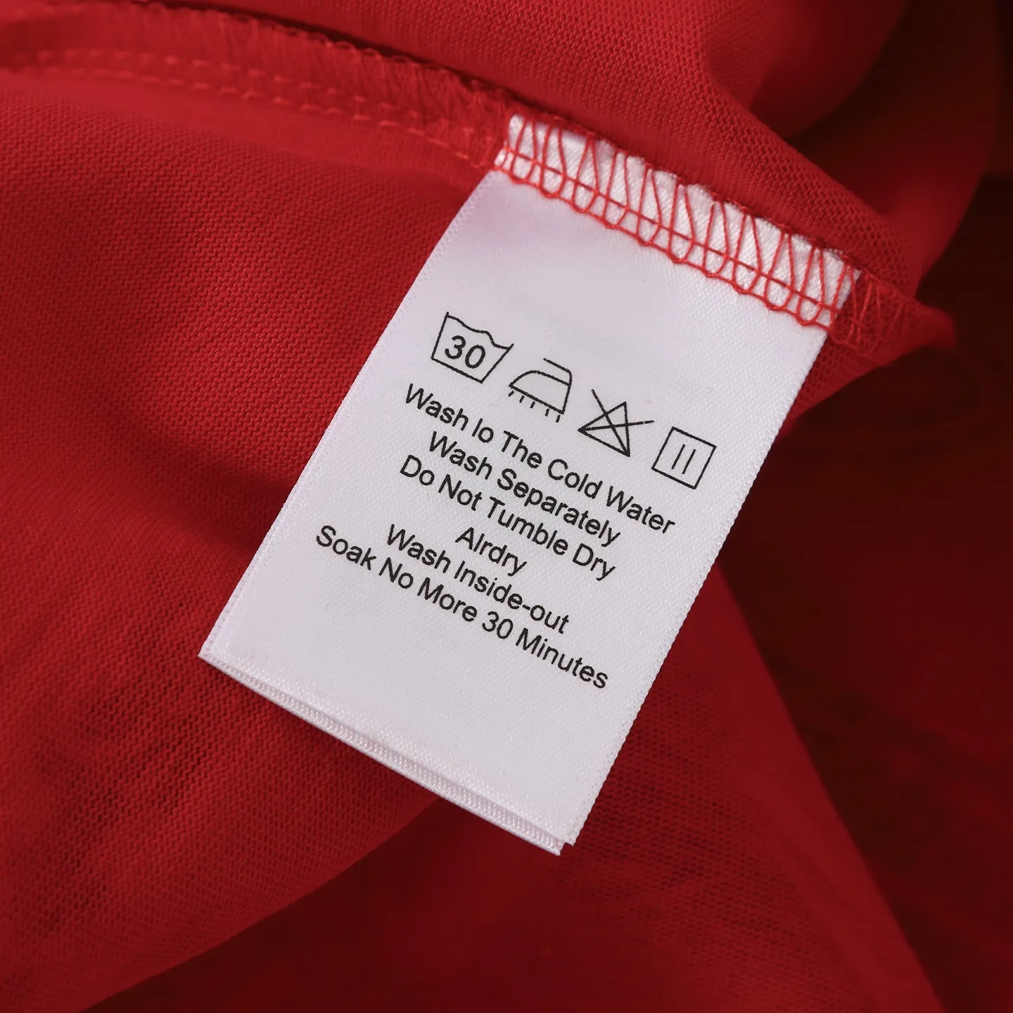 # I THAT'S A AWFUL LOT OF COUGH SYRUP In Stock Real shot American simple trendy brand loose casual T-shirt Fabric (fabric): 32 counts Weight combed double yarn pure cotton Sizes (size): S-M L X L Color (colour): Chinese red